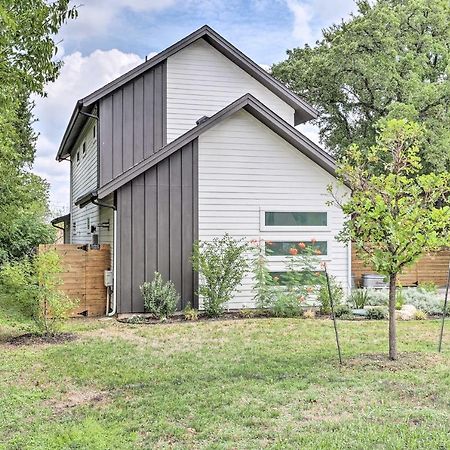 Gorgeous Georgetown Home, Walk To The Square! Екстер'єр фото